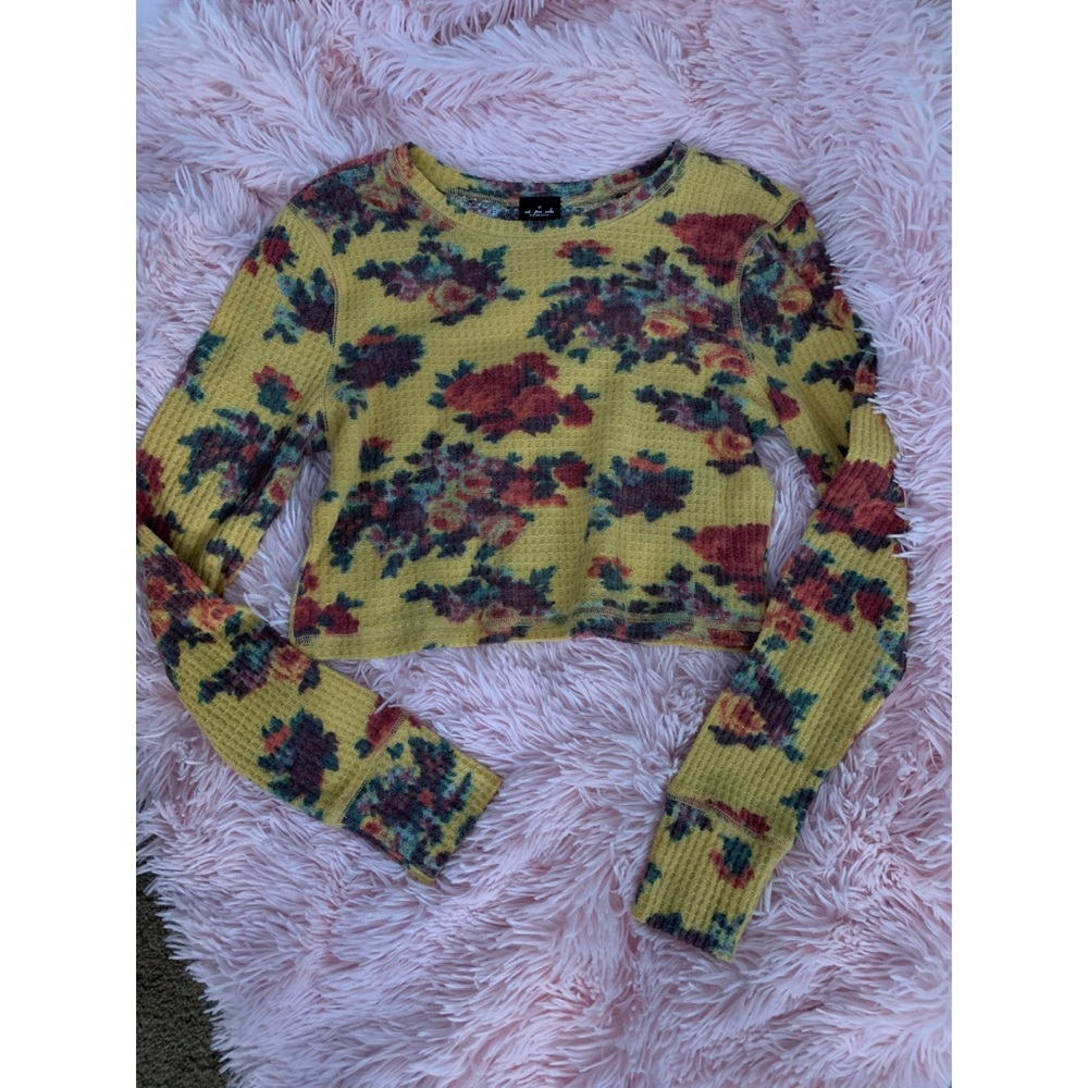 🦋Urban outfitters crop top!